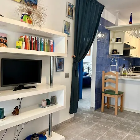La Perla, Cristianos Apartment